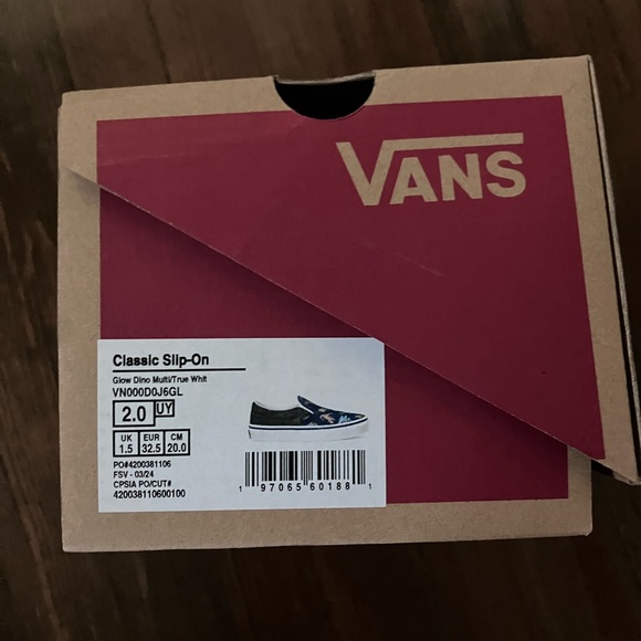 NIB Vans Kids Classic Slip-On Shoes Sz 2 - Picture 2 of 3